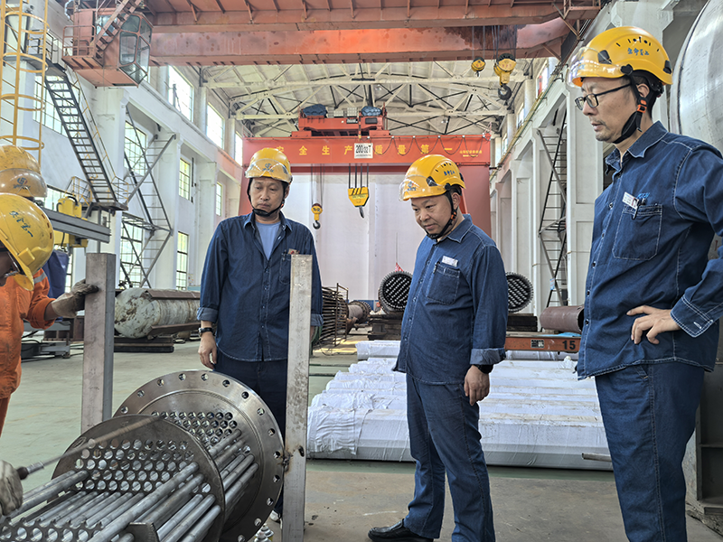 弘旭公司總經(jīng)理劉小東帶隊督導(dǎo)設(shè)備制造安全生產(chǎn)專項檢查(圖1) 弘旭公司總經(jīng)理劉小東帶隊督導(dǎo)設(shè)備制造安全生產(chǎn)專項檢查(圖1)