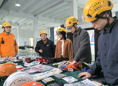 ?瀘天化集團(tuán)安全生產(chǎn)專項(xiàng)督導(dǎo)組赴弘旭公司開(kāi)展實(shí)地檢查